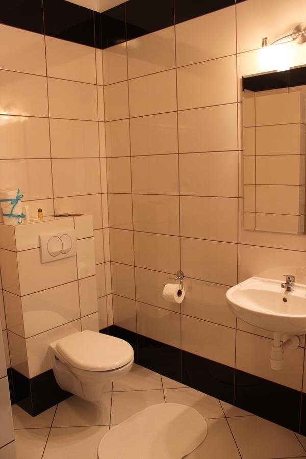 Gosciniec Legenda Hotel Wyszogrod Екстериор снимка