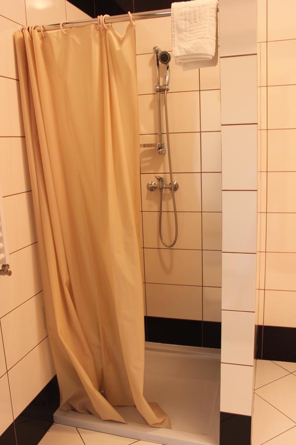 Gosciniec Legenda Hotel Wyszogrod Екстериор снимка